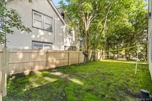 19 Gilchrest Rd, Great Neck, NY 11021 - Photo 25