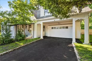 19 Gilchrest Rd, Great Neck, NY 11021 - Photo 29