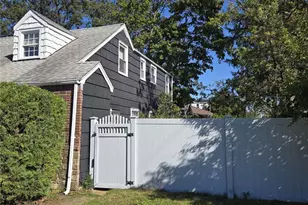 455 Walton St, West Hempstead, NY 11552 - Photo 3