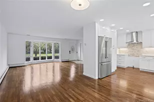 27 Schoenfield Ln, Melville, NY 11747 - Photo 11
