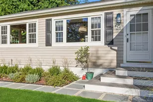 34 Westwood Dr, Sag Harbor, NY 11963 - Photo 3