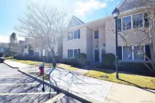 822 Portofino Pl, Melville, NY 11747 - Photo 17