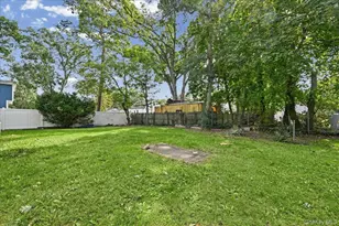 132 Commonwealth Dr, Wyandanch, NY 11798 - Photo 23