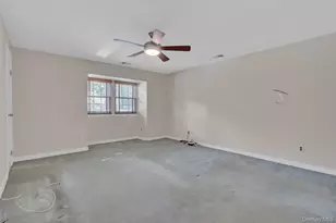 32 Huntington Commons, Yaphank, NY 11980 - Photo 17