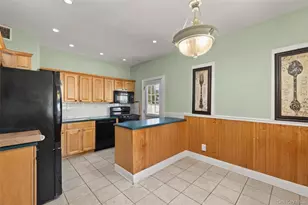 46 Garden City St, Bay Shore, NY 11706 - Photo 5