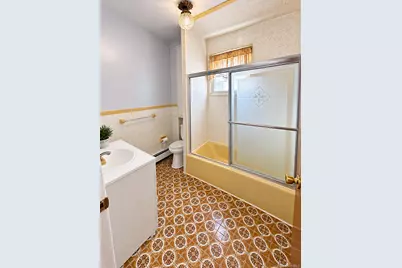 690 E 240th Street, Bronx, NY 10470 - Photo 5