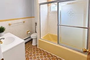 690 E 240th St, Bronx, NY 10470 - Photo 5