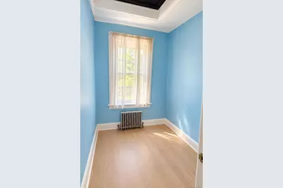 690 E 240th Street, Bronx, NY 10470 - Photo 9