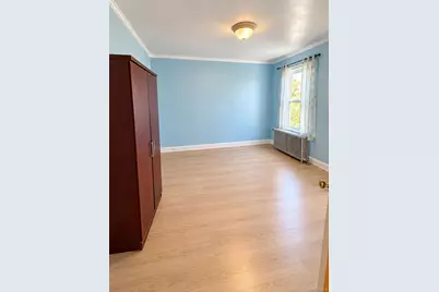 690 E 240th Street, Bronx, NY 10470 - Photo 7