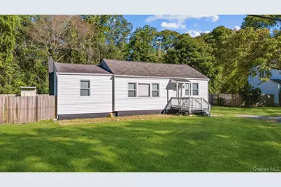 703 Horseblock Road, Brookhaven, NY 11719 - Photo 3