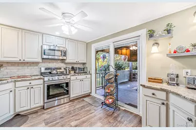 33 Dogwood Lane, Manorville, NY 11949 - Photo 7