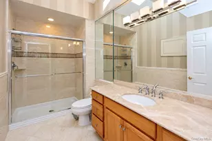 581 Verona Dr, Melville, NY 11747 - Photo 19
