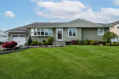 31 Garden Circle, Syosset, NY 11791 - Photo 1