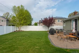 31 Garden Cir, Syosset, NY 11791 - Photo 23