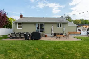 31 Garden Cir, Syosset, NY 11791 - Photo 21