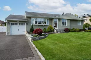 31 Garden Cir, Syosset, NY 11791 - Photo 3