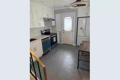 82 Barnyard Ln, Levittown, NY 11756 - Photo 7