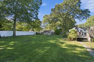 46 Cedar St, Selden, NY 11784 - Photo 25