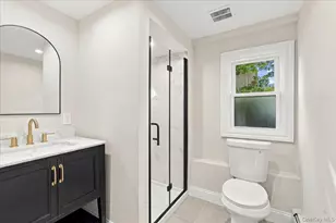 9 John St, Bethpage, NY 11714 - Photo 21