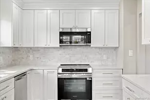9 John St, Bethpage, NY 11714 - Photo 7