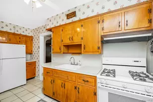 64-45 79th St, Middle Village, NY 11379 - Photo 11