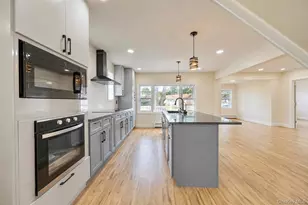 93 Vermont Ave, West Babylon, NY 11704 - Photo 17