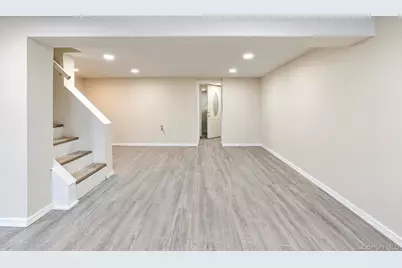 93 Vermont Avenue, West Babylon, NY 11704 - Photo 45