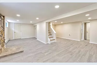 93 Vermont Avenue, West Babylon, NY 11704 - Photo 43