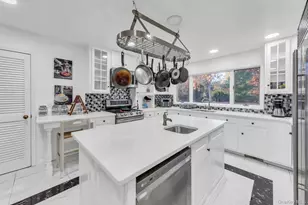 19 Bay Woods Dr, Hampton Bays, NY 11946 - Photo 19
