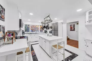 19 Bay Woods Dr, Hampton Bays, NY 11946 - Photo 17