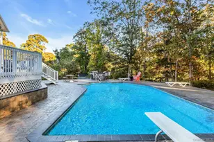 19 Bay Woods Dr, Hampton Bays, NY 11946 - Photo 37