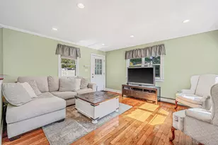 157 Abner Dr, Holtsville, NY 11742 - Photo 5