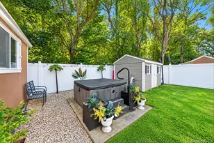 177 N Evergreen Dr, Selden, NY 11784 - Photo 9