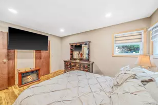 177 N Evergreen Dr, Selden, NY 11784 - Photo 25