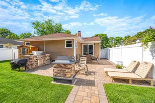 177 N Evergreen Dr, Selden, NY 11784 - Photo 41