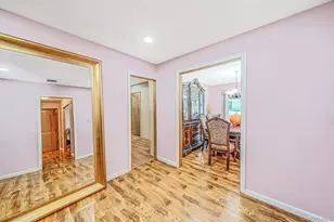 177 N Evergreen Dr, Selden, NY 11784 - Photo 19