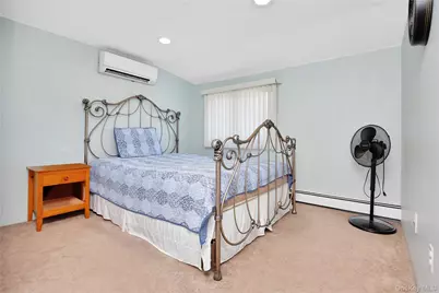 90 East 7th Street, Deer Park, NY 11729 - Photo 7