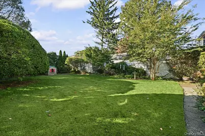 1956 Old Mill Road, Merrick, NY 11566 - Photo 27
