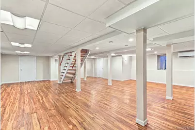 23 Allen Road, Rockville Centre, NY 11570 - Photo 21