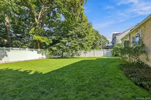 23 Allen Rd, Rockville Centre, NY 11570 - Photo 25
