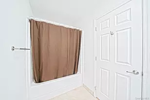 1661 Old Country Rd, Riverhead, NY 11901 - Photo 43