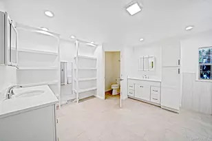 1661 Old Country Rd, Riverhead, NY 11901 - Photo 29