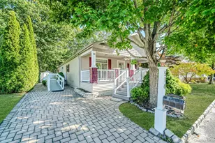 1661 Old Country Rd, Riverhead, NY 11901 - Photo 3