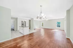 1661 Old Country Rd, Riverhead, NY 11901 - Photo 17