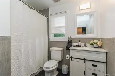 1402 Merrick Avenue, Merrick, NY 11566 - Photo 19