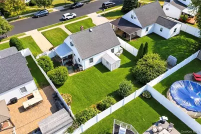 30 Chapel Lane, Levittown, NY 11756 - Photo 15