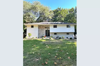 10 Moonedge Road, Northport, NY 11768 - Photo 1