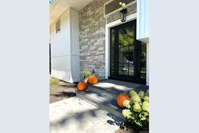 10 Moonedge Road, Northport, NY 11768 - Photo 3