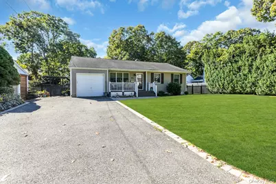 49 Muriel Place, West Sayville, NY 11796 - Photo 3