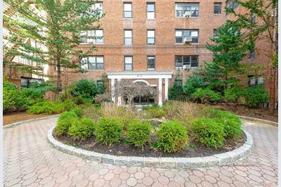 67-35 Yellowstone Boulevard #4S, Forest Hills, NY 11375 - Photo 1